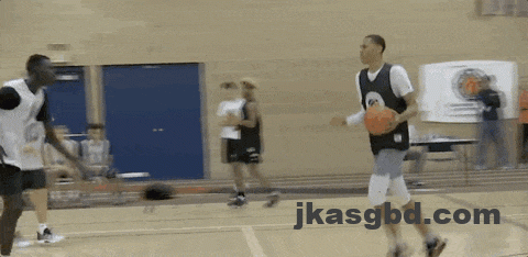 17岁赚了一百万美元，25岁被CBA裁员