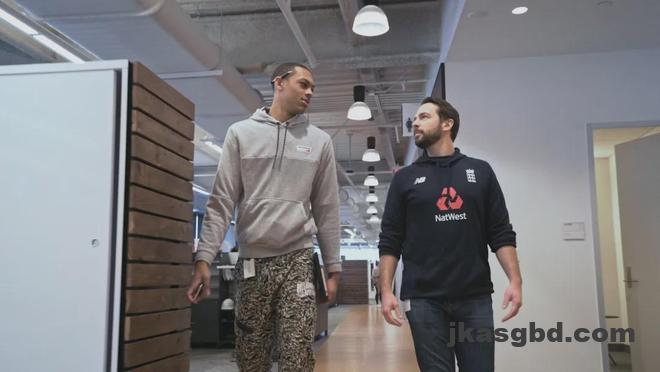 17岁赚了一百万美元，25岁被CBA裁员