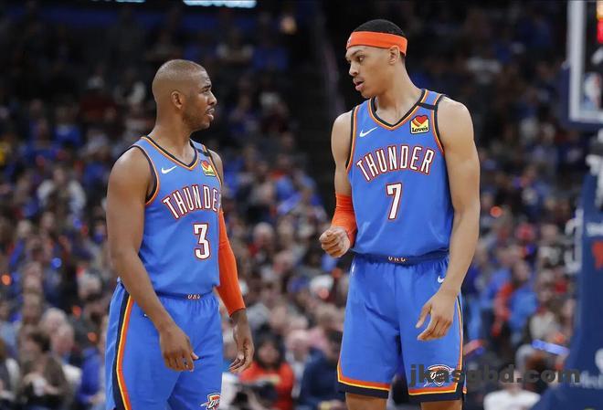 17岁赚了一百万美元，25岁被CBA裁员